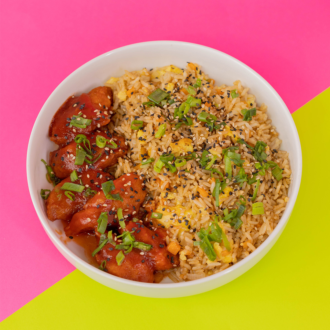 Arroz Primavera con Pollo Agridulce