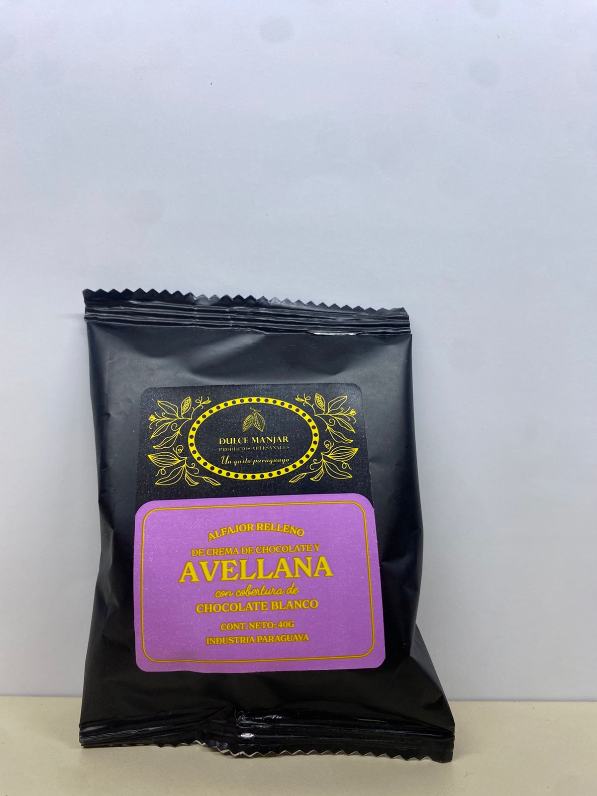 Dulce manjar alfajor crema de chocolate y avellanas blanco 40 gr