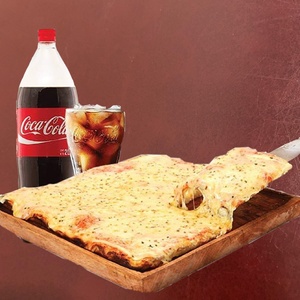 Combo 6 - Pizza muzzarella cuadrada + refresco 2 L