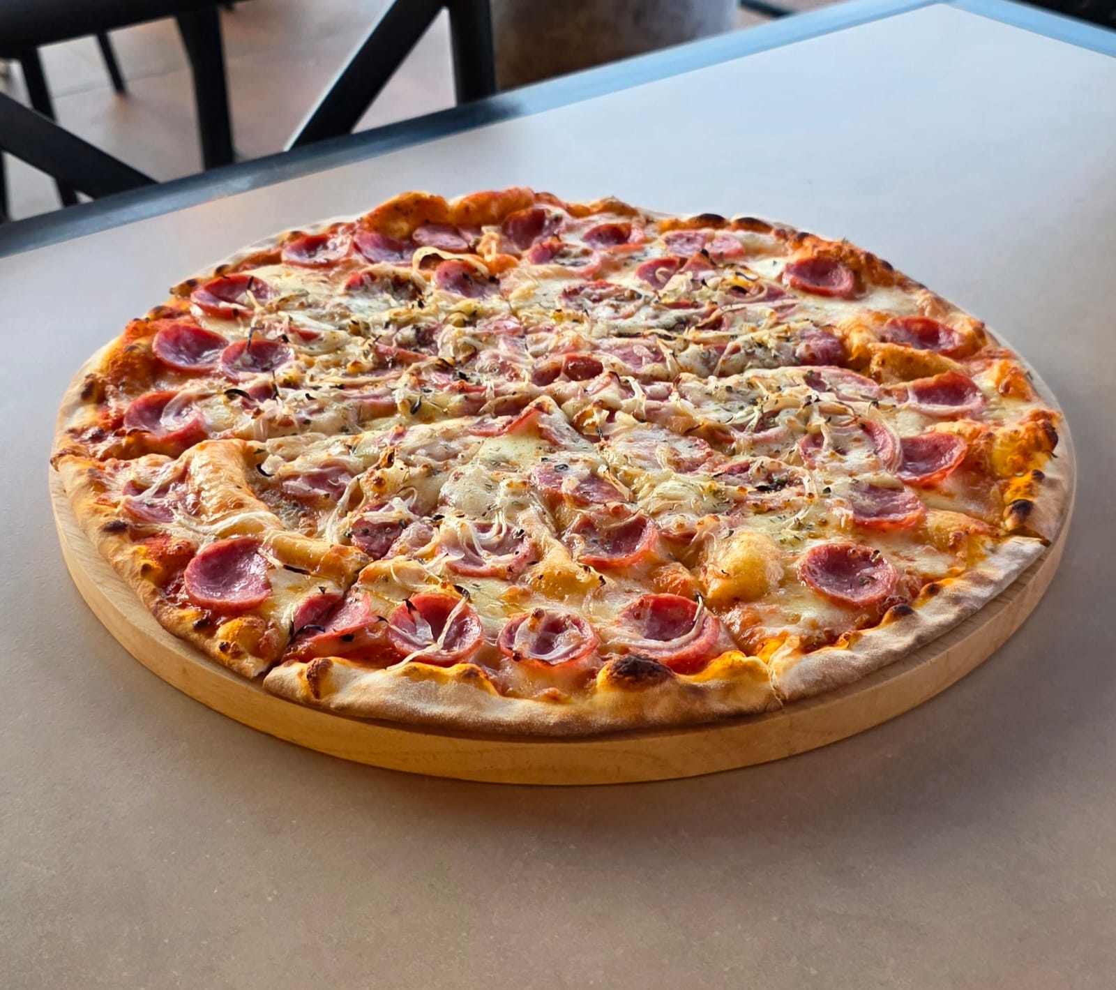 Pizza Calabresa 