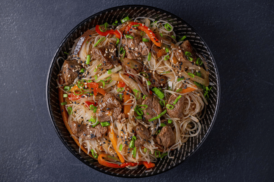 Fideos de Arroz con carne