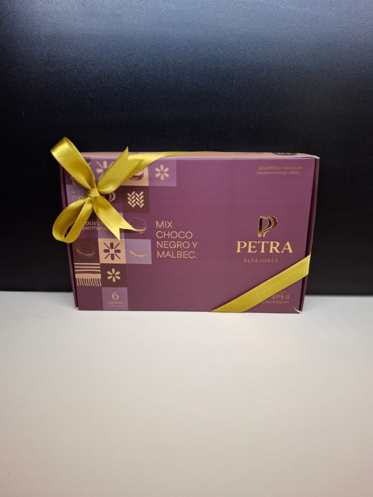 Alfajores Petra mix choco Negro y Malbec x6