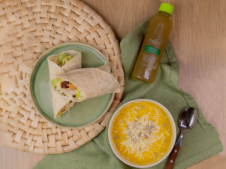 Wrap Caesar + Sopa de Zapallo + Agua saborizada