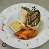 WRAP DE FILETE DE RES CON SALSA DE CURRY