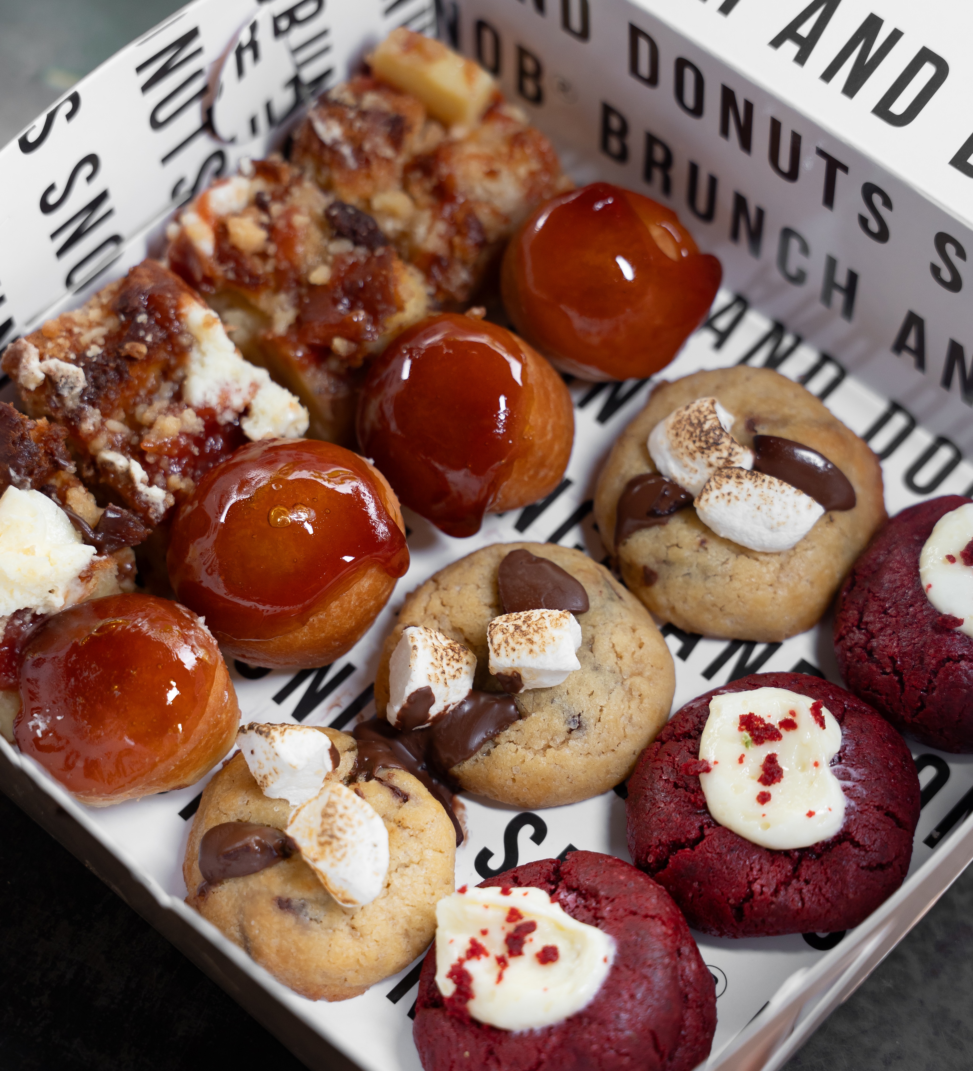 CAJA SURTIDA DE GALLETAS MINI, PUDDING Y BITES