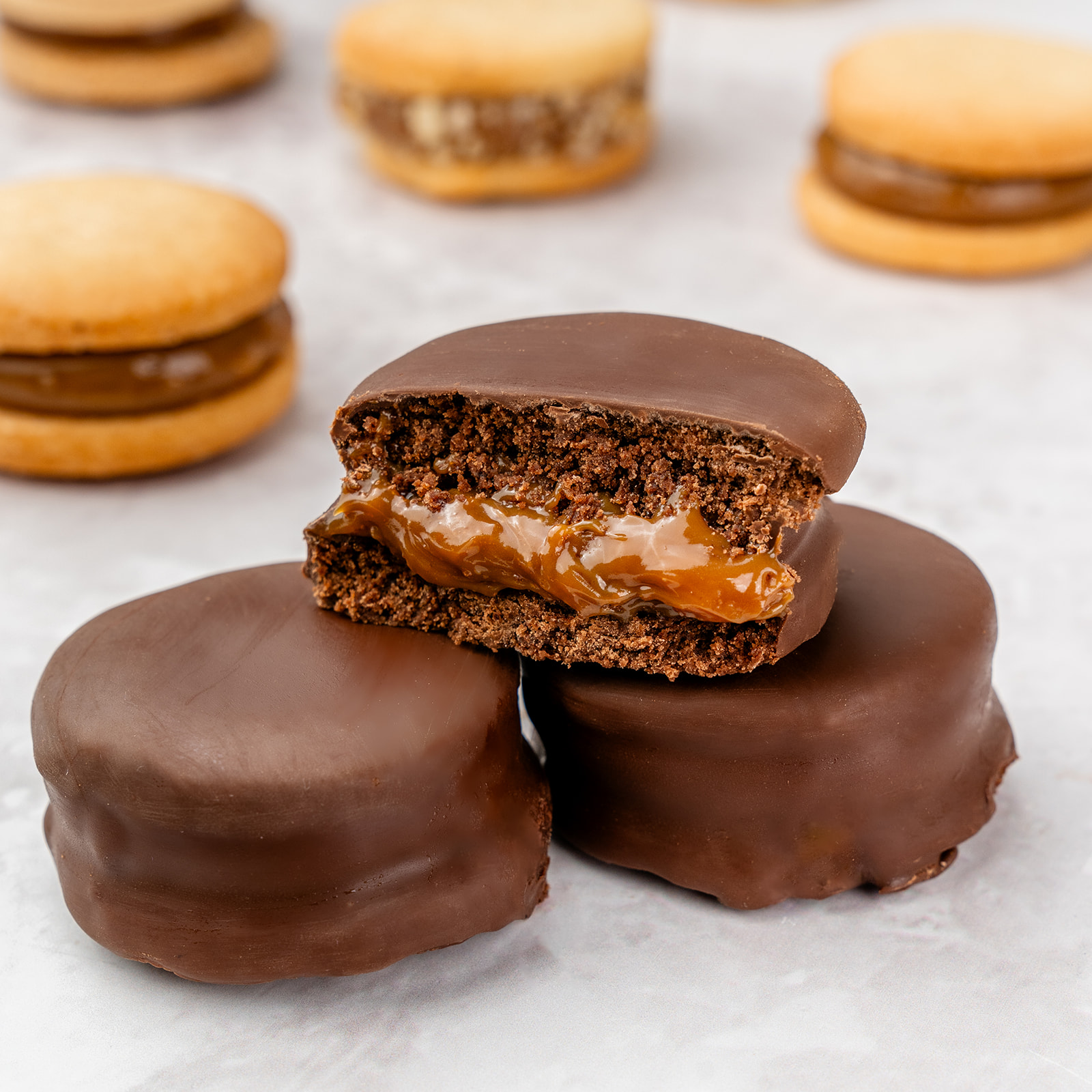 Mini Alfajores de Chocolate. (Paq. 5 unidades).