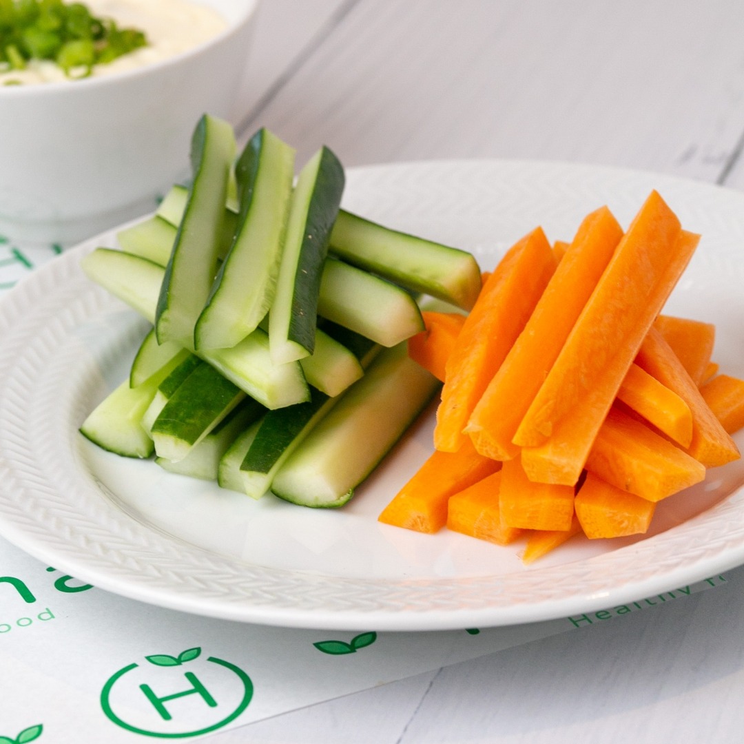 Sticks de zanahoria y pepinos
