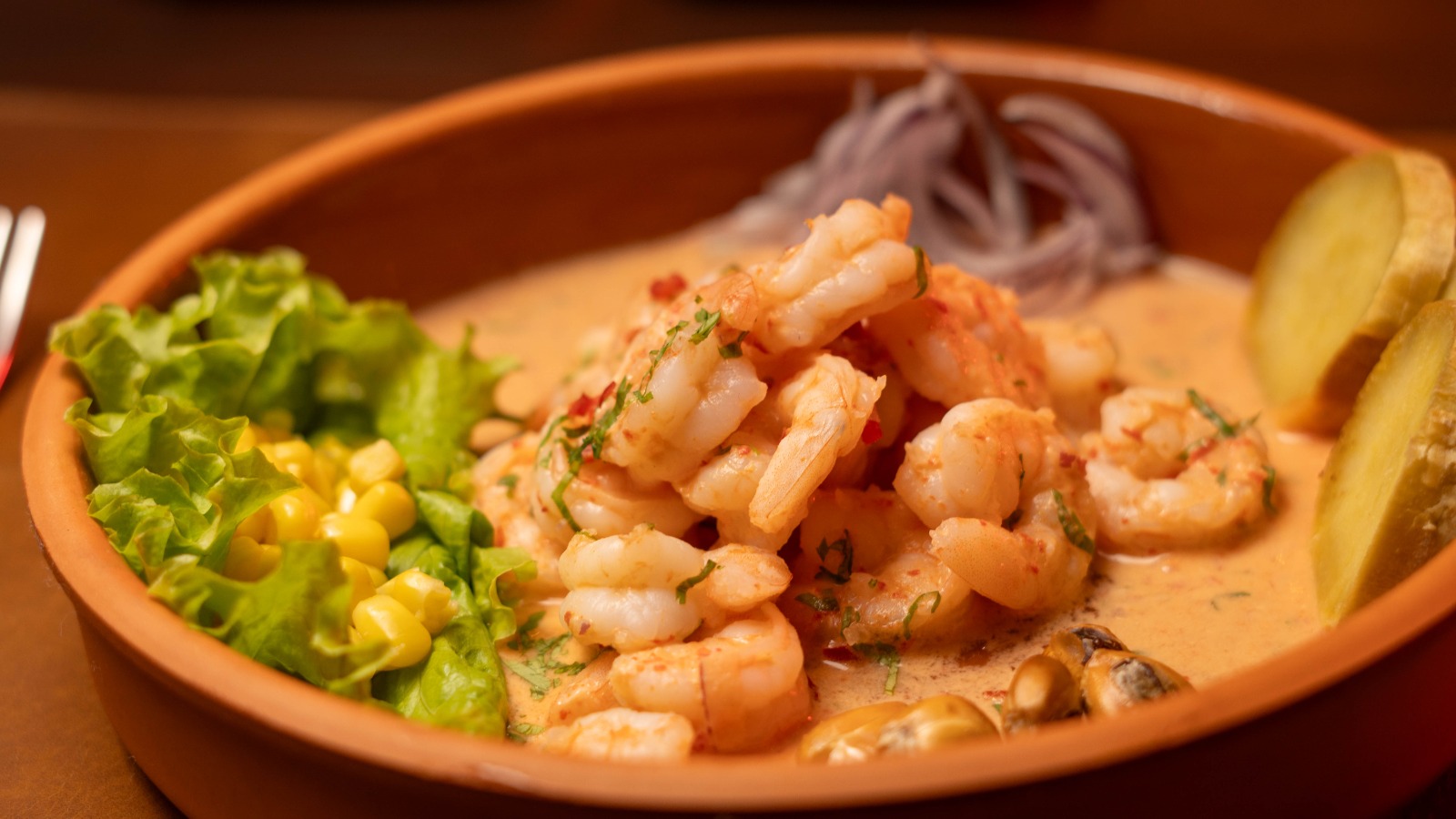 CEBICHE DE CAMARONES AL ROCOTO