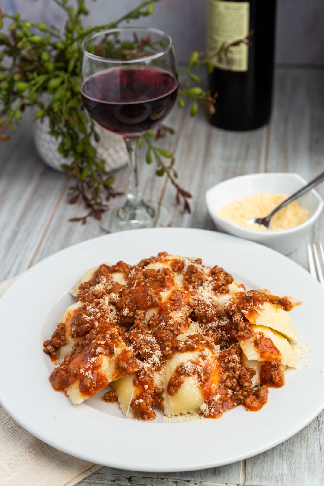 Ravioles De Muzzarella c/ Salsa Roja