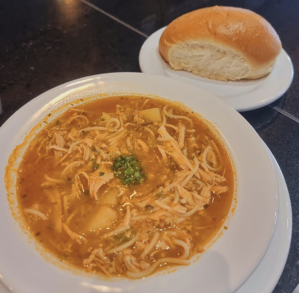 CALDO DE GALLINA
