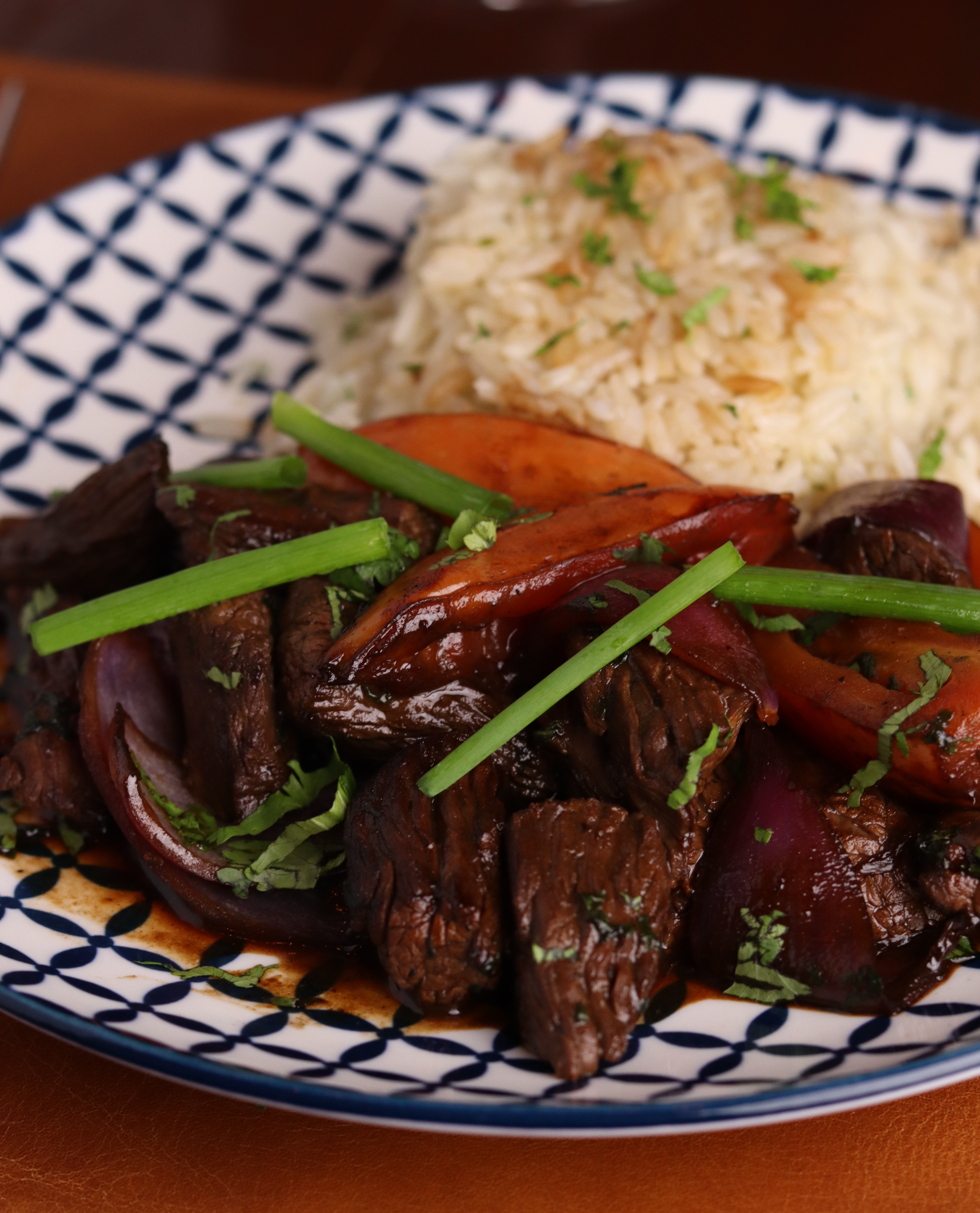 LOMITO SALTADO CON ARROZ