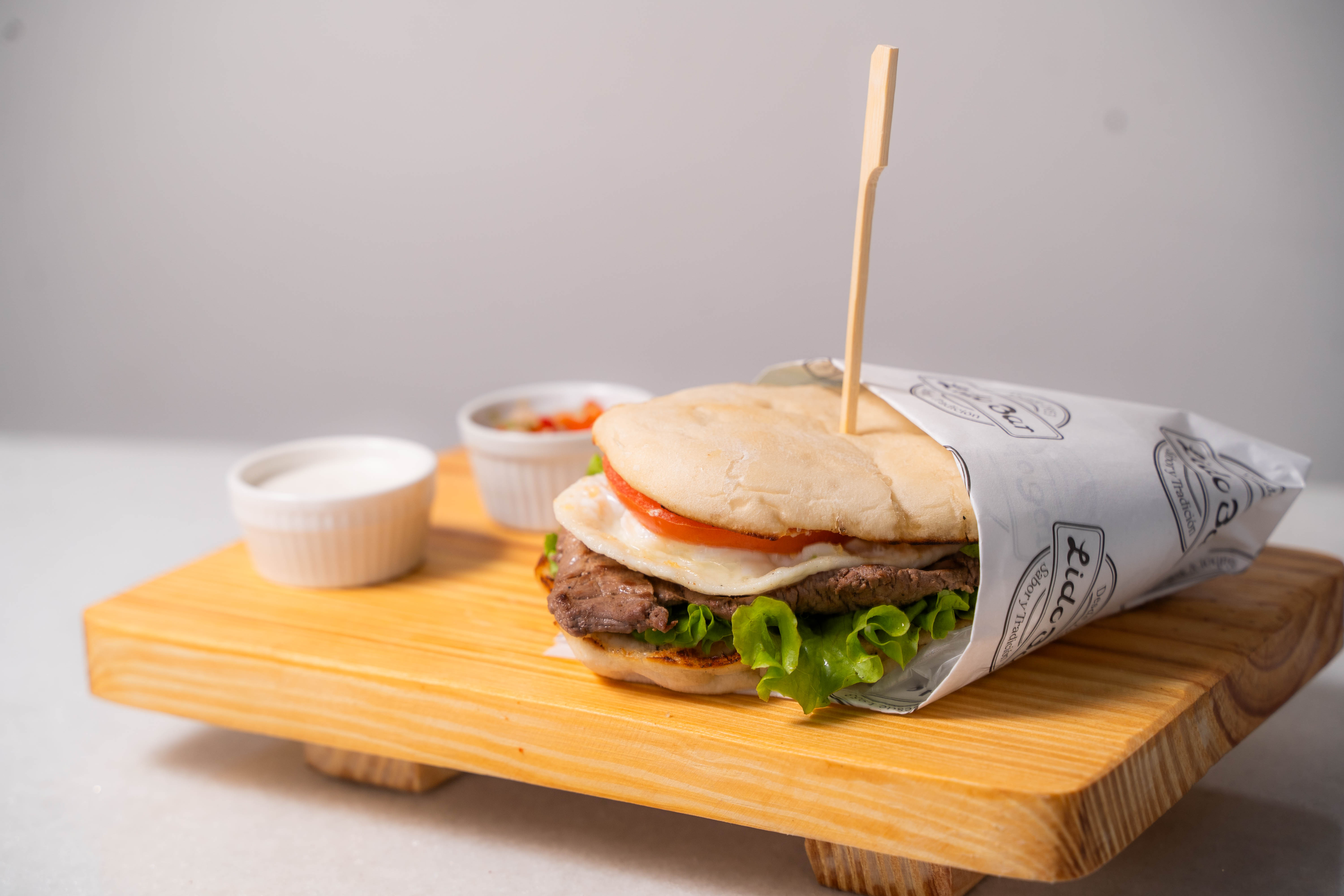 SAND. DE LOMITO COM/ HUEVO - PAN DE HAMBURGUESA