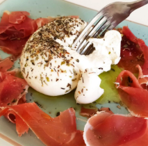 Burrata Popular con Jamón Crudo