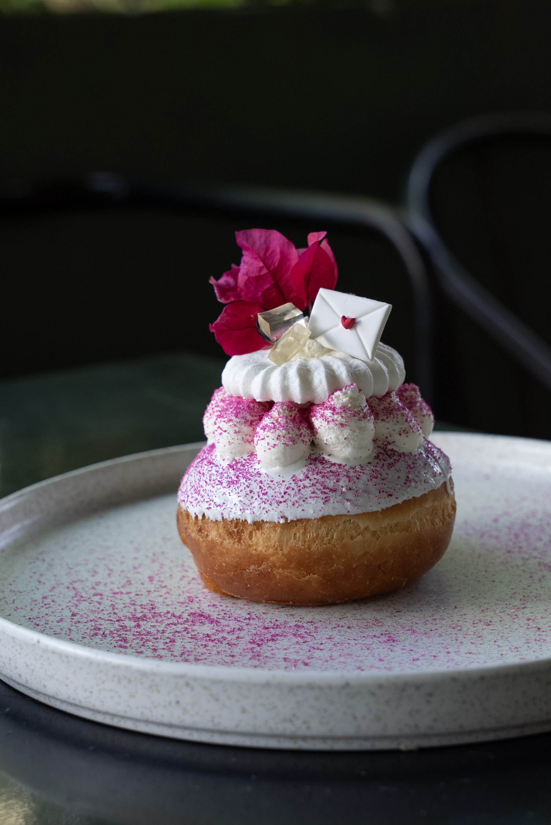 DONUT CHAMPAÑA Y ROSAS