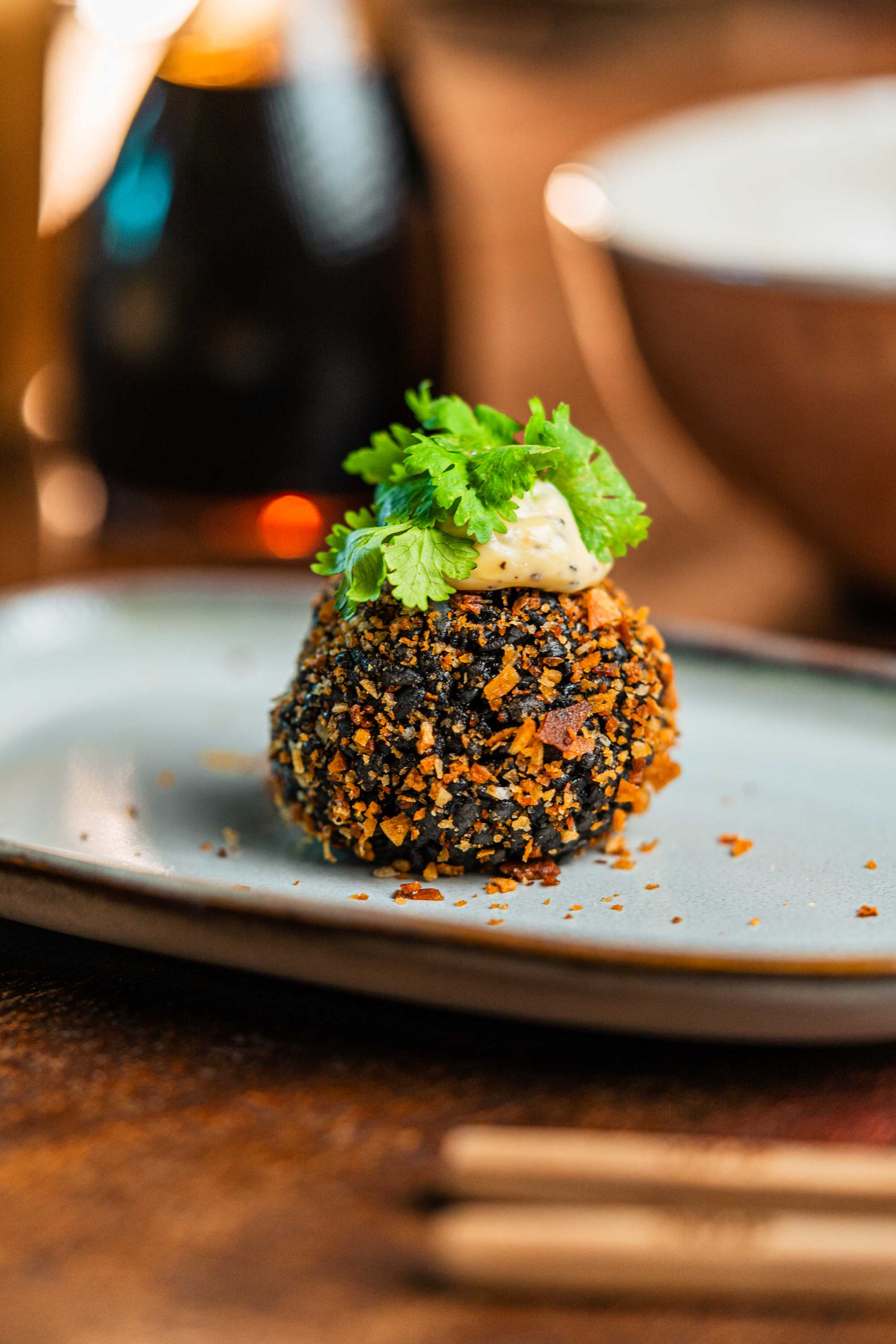 Onigiri de arroz negro